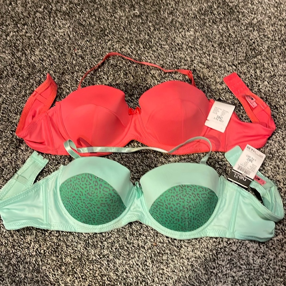 NWT “tarea” by rue 21 Underwire Push Up Bra Bundle (38C)